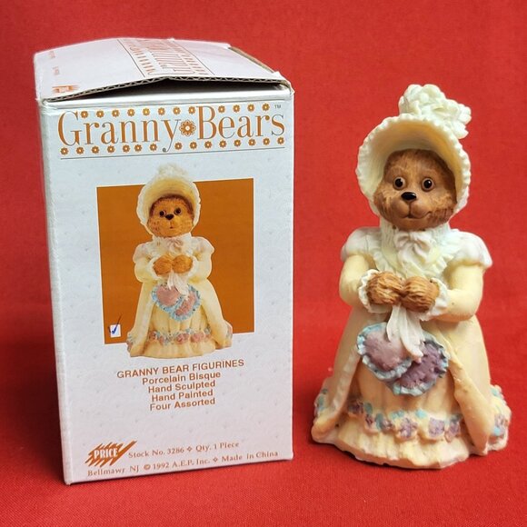 Vintage Price Granny Victorian Bear Yellow Dress Figurine Porcelain Bisque 1992 - Picture 2 of 13